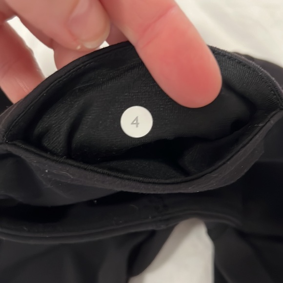Lululemon size 4 black leggings - extra long 32’ inseam - Picture 6 of 6